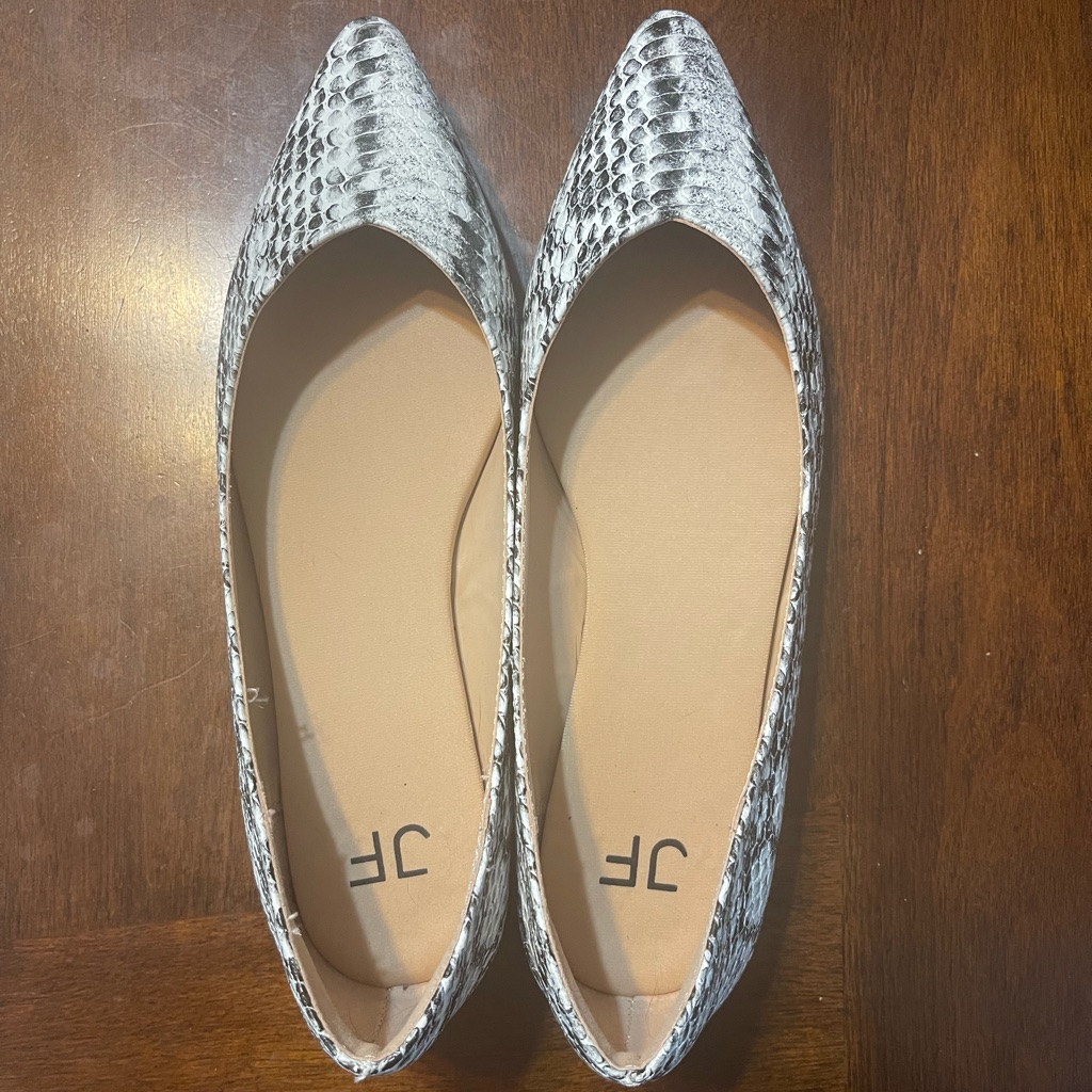Amanda Pointed Toe Flat
